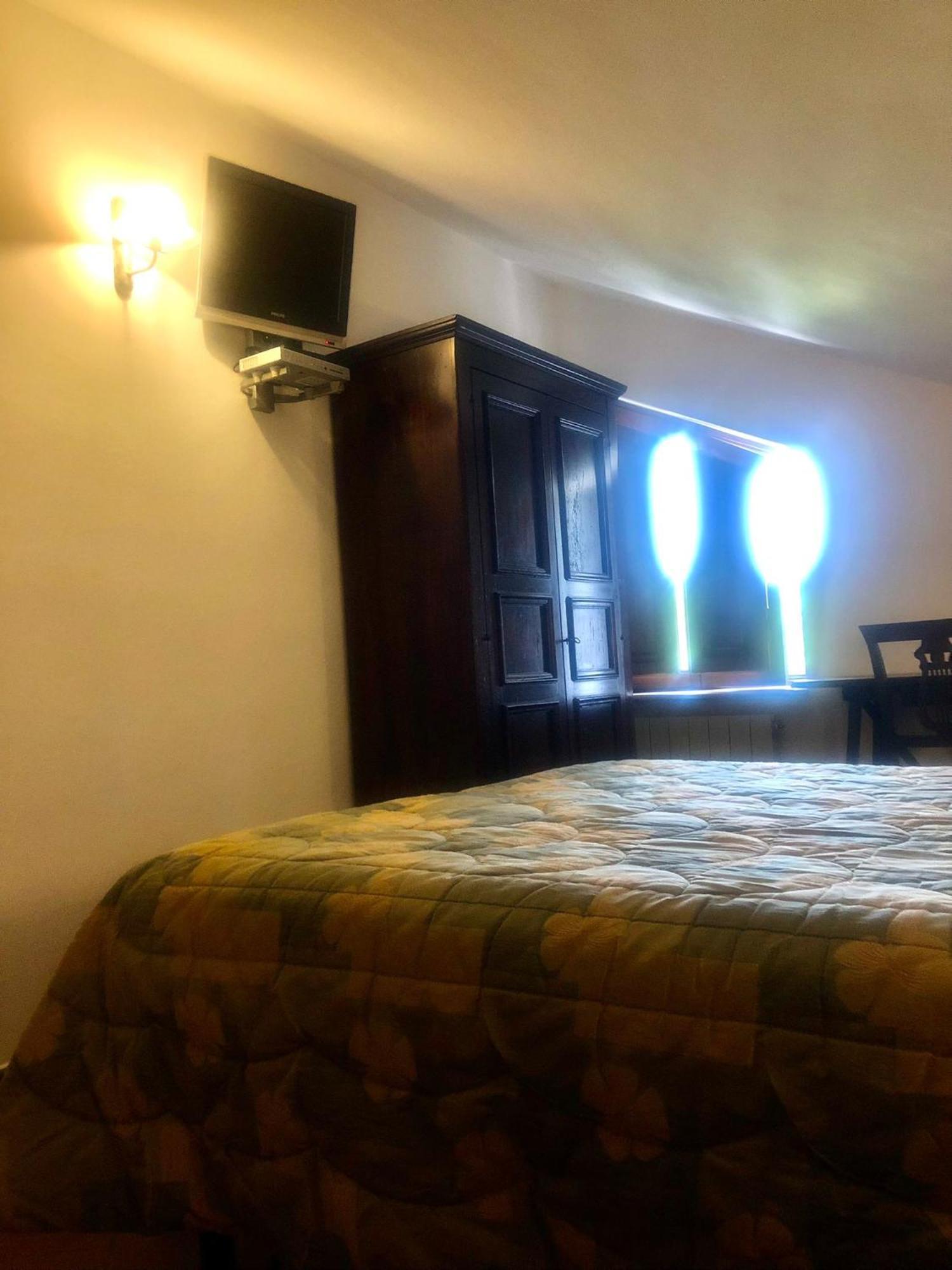 Hotel Bucaneve เปสกัสเซโรลี ภายนอก รูปภาพ